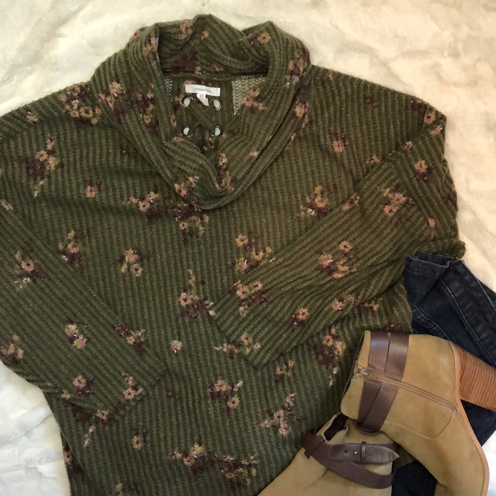 Maurice’s Olive And Floral Lace Back Waffleweave Tunic-S